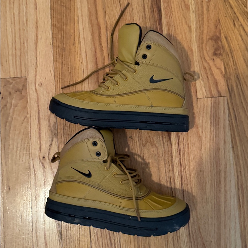 Nike Woodside ACG  Boots
